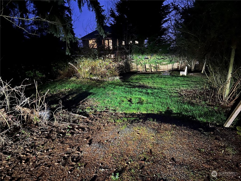 Photo of 10011 140th Avenue SE, Renton, WA 98059 (MLS # 2187503)