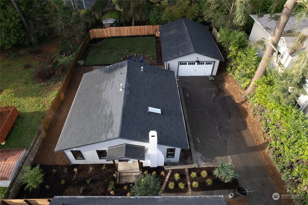 Photo of 11035 17th Avenue NE, Seattle, WA 98125 (MLS # 2318714)