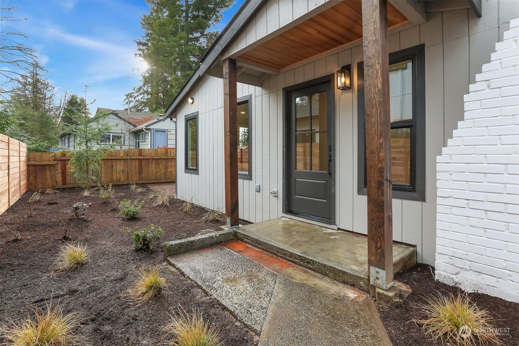 Photo of 11035 17th Avenue NE, Seattle, WA 98125 (MLS # 2318714)