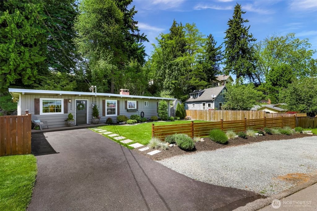 Photo of 4406 Grand Avenue, Everett, WA 98203 (MLS # 2382905)