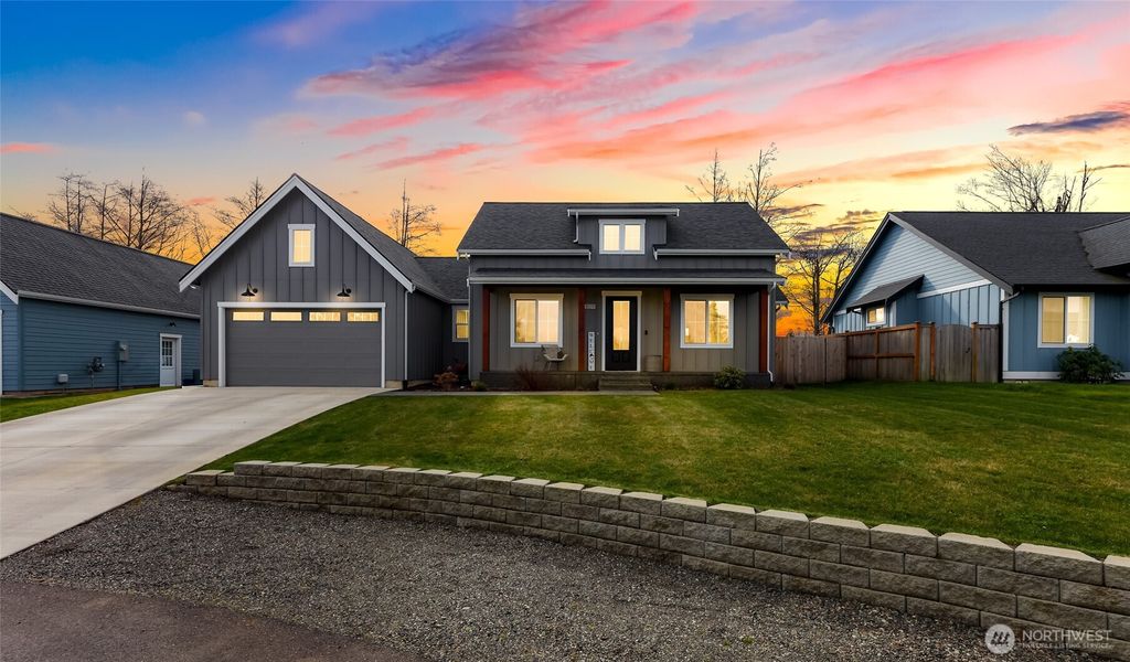 Photo of 809 Pine Crest Drive, Everson, WA 98247 (MLS # 2485269)