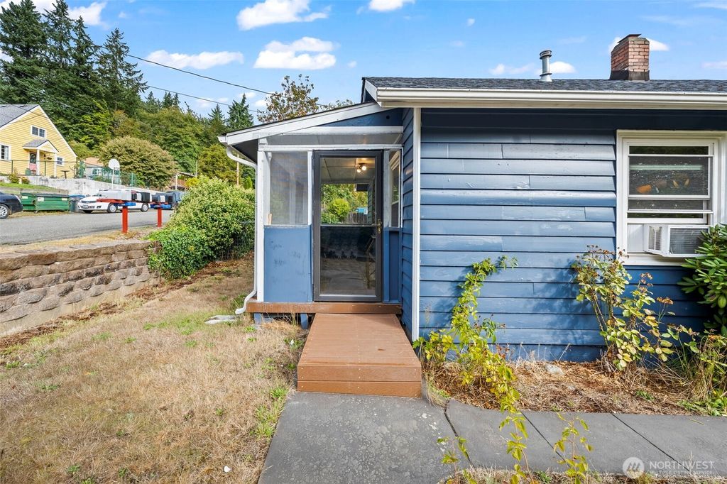Photo of 1180 Dorothy Avenue NW, Bremerton, WA 98312 (MLS # 2442159)