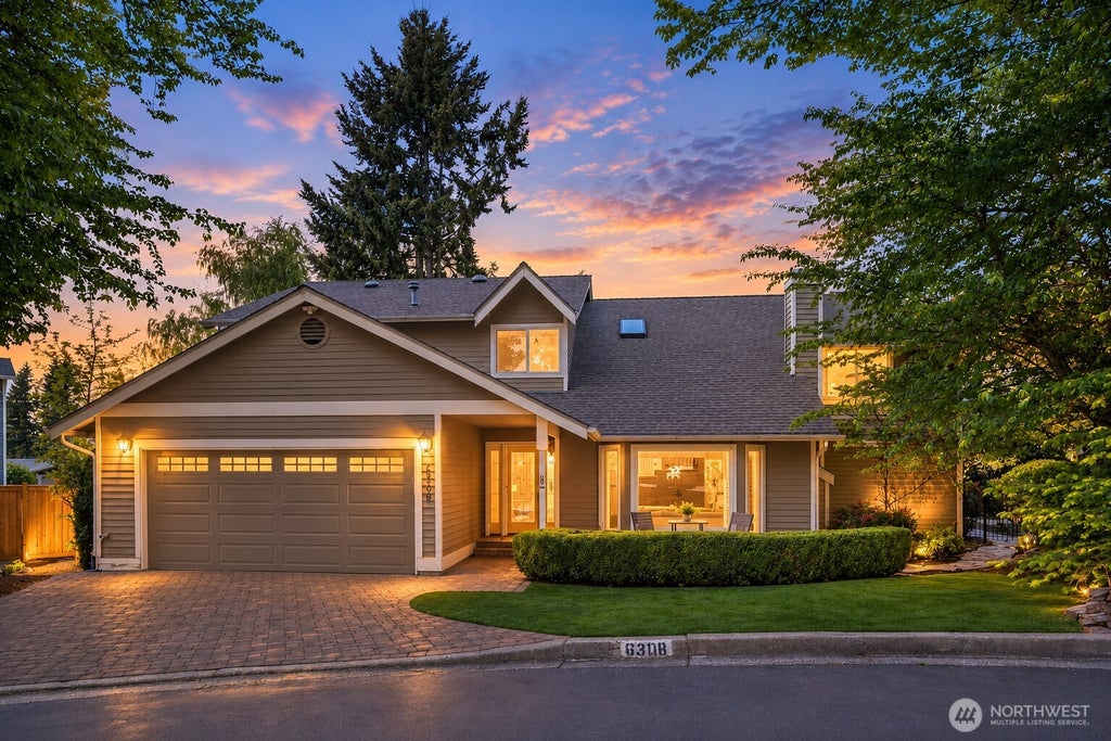 Photo of 6308 110th Avenue NE, Kirkland, WA 98033 (MLS # 2577014)