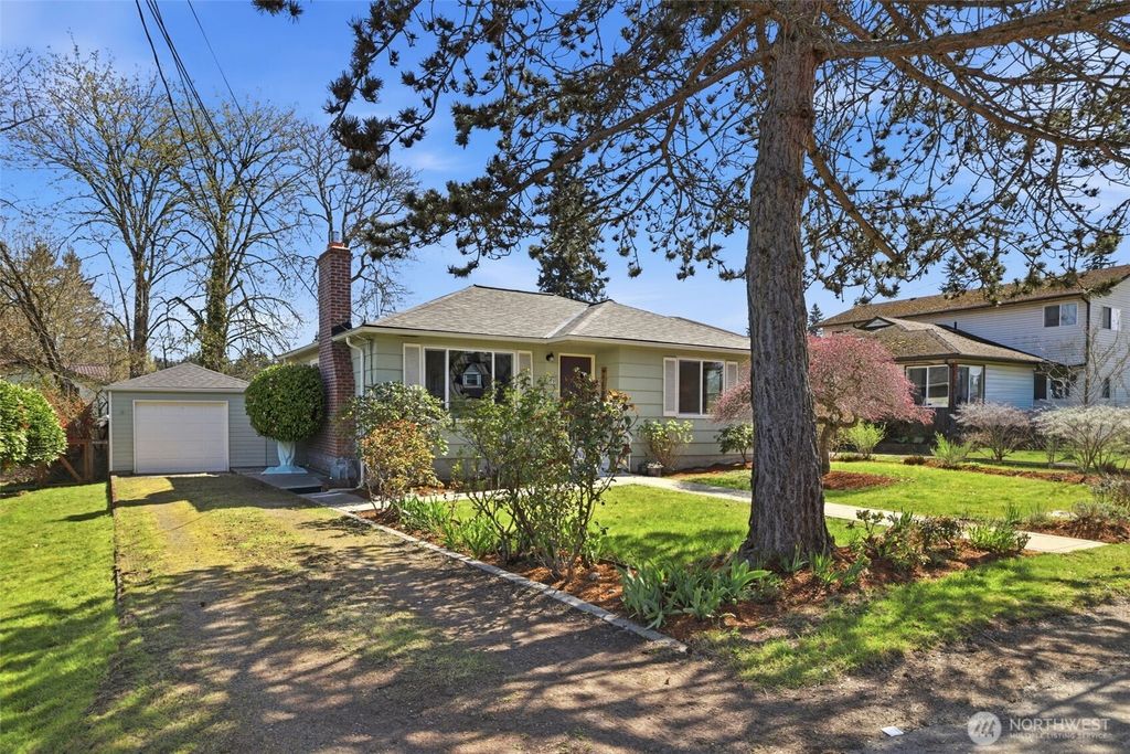 Photo of 434 Van De Vanter Avenue, Kent, WA 98030 (MLS # 2501193)