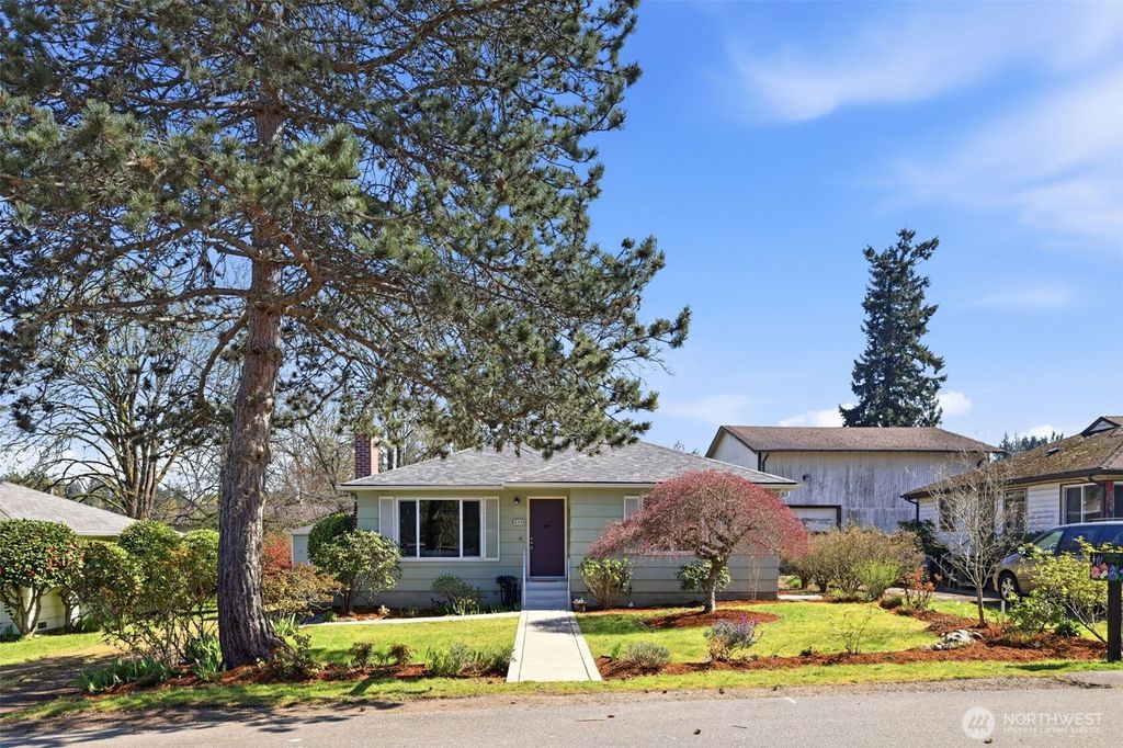 Photo of 434 Van De Vanter Avenue, Kent, WA 98030 (MLS # 2501193)