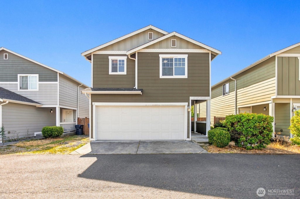 Photo of 4719 145th Street NE, Marysville, WA 98271 (MLS # 2571766)