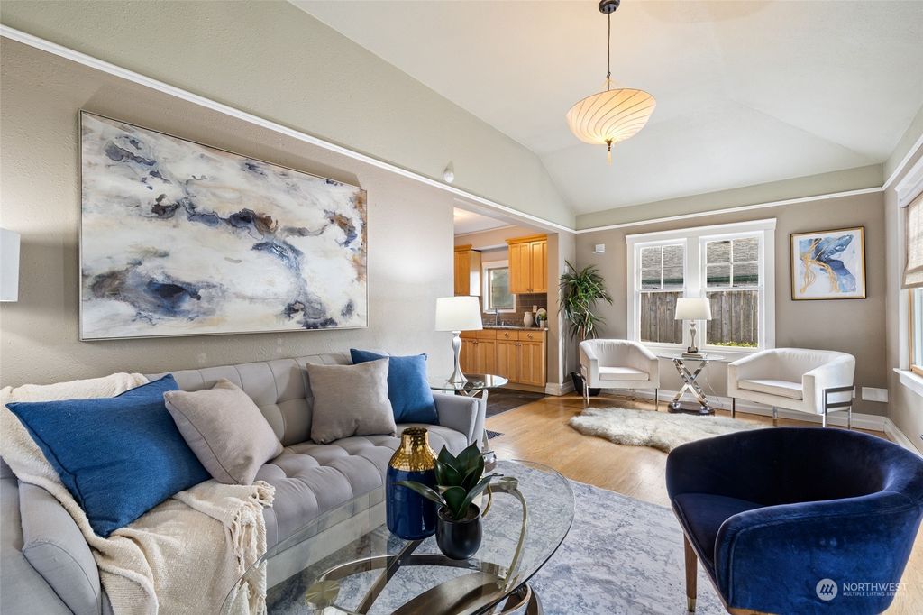 Photo of 6822 27th Avenue NE, Seattle, WA 98115 (MLS # 2282425)