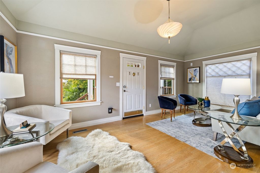 Photo of 6822 27th Avenue NE, Seattle, WA 98115 (MLS # 2282425)