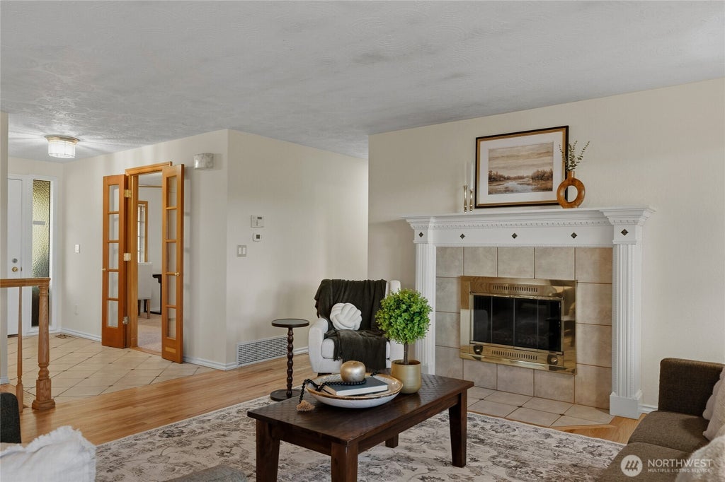 Photo of 31423 42nd Place SW, Federal Way, WA 98023 (MLS # 2567595)