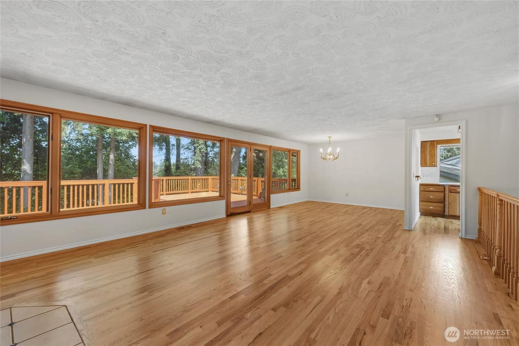 Photo of 31423 42nd Place SW, Federal Way, WA 98023 (MLS # 2567595)