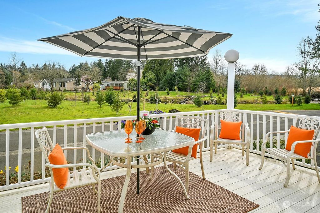 Photo of 18425 NE 95th Street, Redmond, WA 98052 (MLS # 2208310)