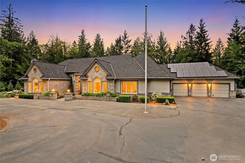 Photo of 28726 SE 43rd Place, Fall City, WA 98024 (MLS # 2504918)