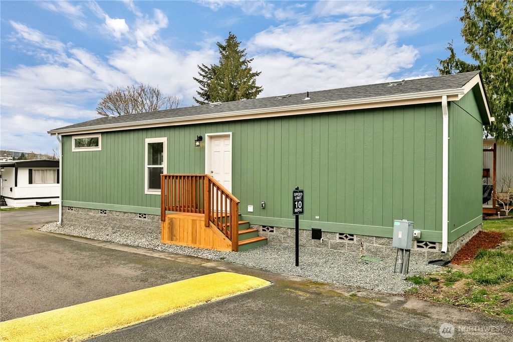 Photo of 18320 35th Place S #384, SeaTac, WA 98188 (MLS # 2343332)