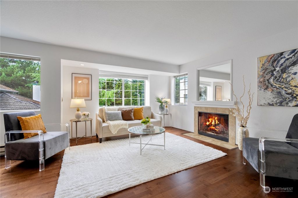 Photo of 748 122nd Avenue NE, Bellevue, WA 98005 (MLS # 2282746)