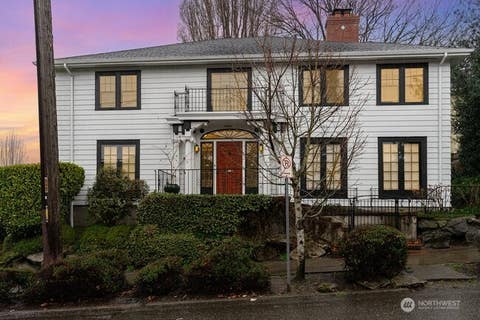 Photo of 2906 Harvard Avenue E, Seattle, WA 98102 (MLS # 2564872)