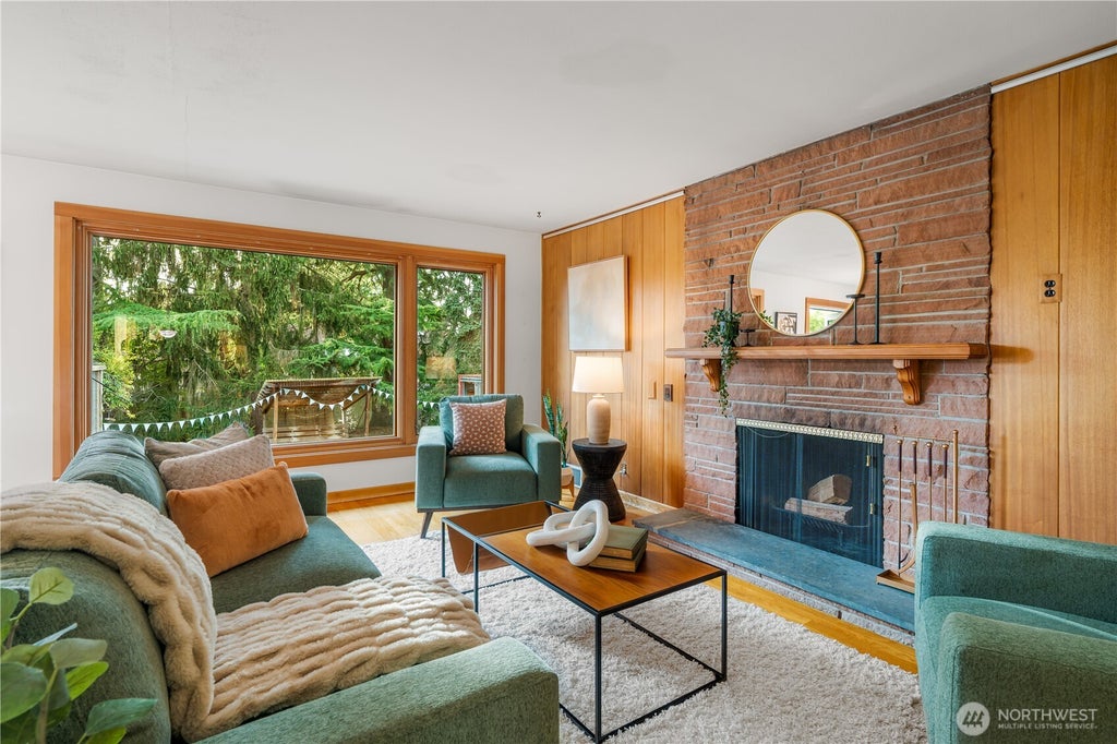 Photo of 12015 Dayton Avenue N, Seattle, WA 98133 (MLS # 2586394)