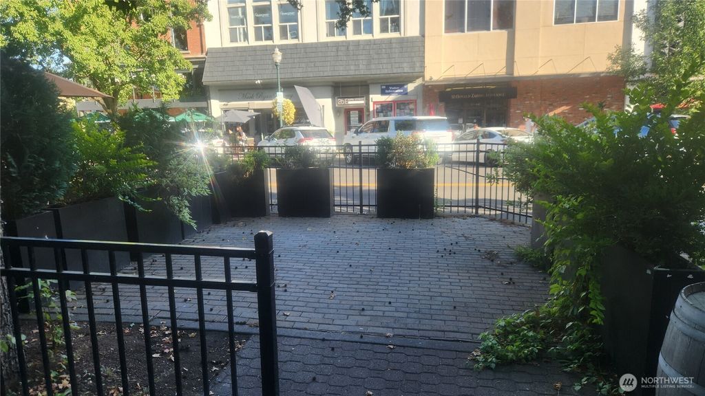 Photo of 23 E Main St, Walla Walla, WA 99362 (MLS # 2491316)