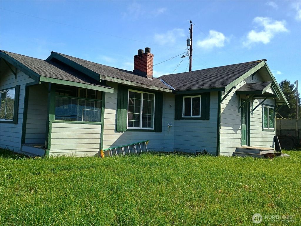 Photo of 4 Aberdeen Street, Copalis Beach, WA 98535 (MLS # 2506912)