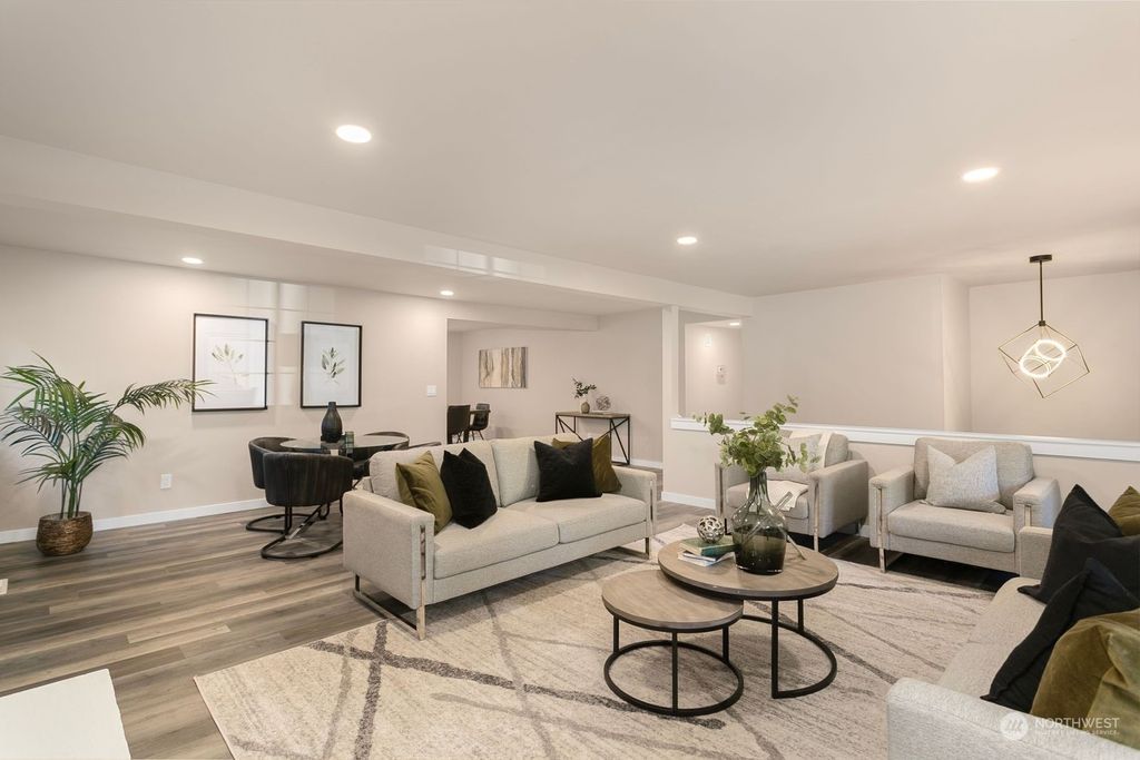 Photo of 11917 NE 143rd Place, Kirkland, WA 98034 (MLS # 2126850)