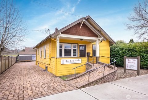 Photo of 337 Park Avenue N, Renton, WA 98057 (MLS # 2502203)