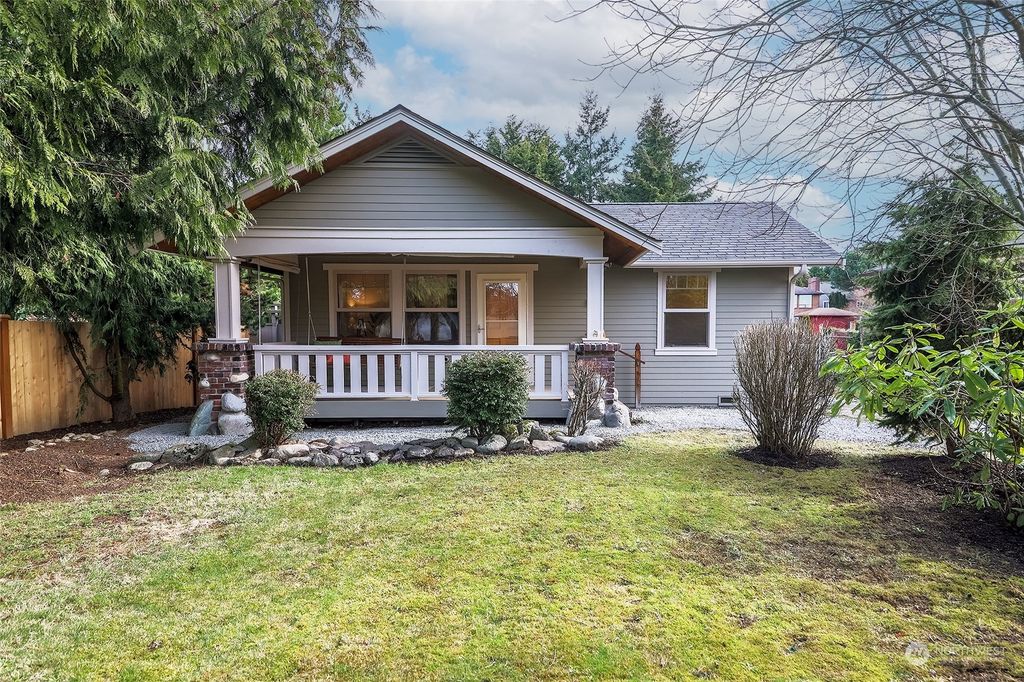 Photo of 9524 17th Avenue NW, Seattle, WA 98117 (MLS # 2036607)