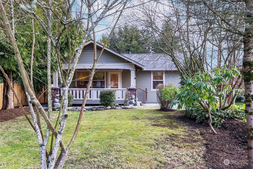 Photo of 9524 17th Avenue NW, Seattle, WA 98117 (MLS # 2036607)