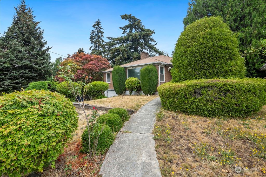 Photo of 2434 S 138th Street, SeaTac, WA 98168 (MLS # 2277565)