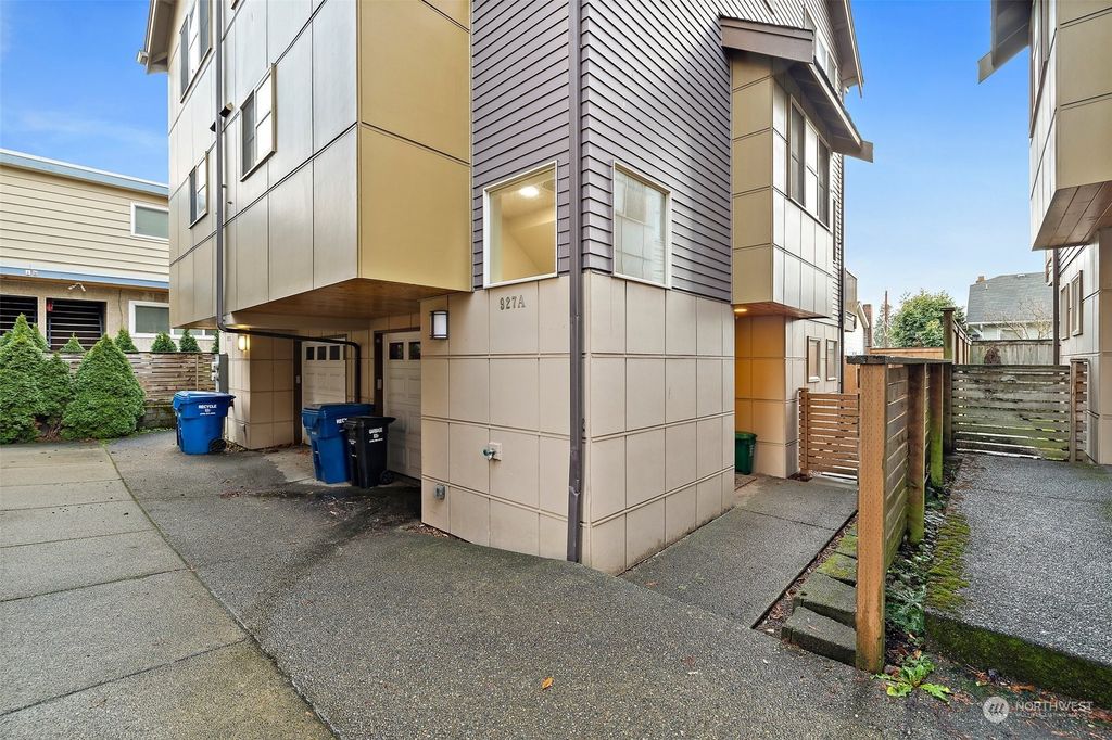 Photo of 927 N 85th Street #A, Seattle, WA 98103 (MLS # 2318019)