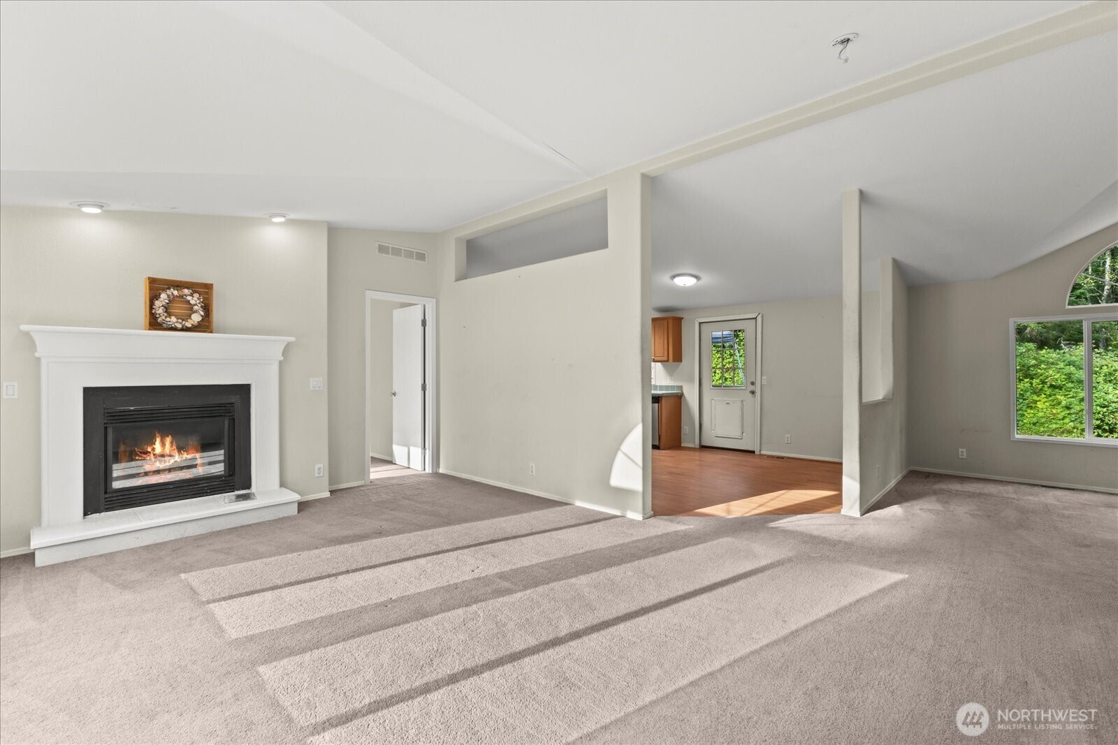 Clinton, Washington 98236, United States, 3 Bedrooms Bedrooms, ,2 BathroomsBathrooms,Residential,Active,192486