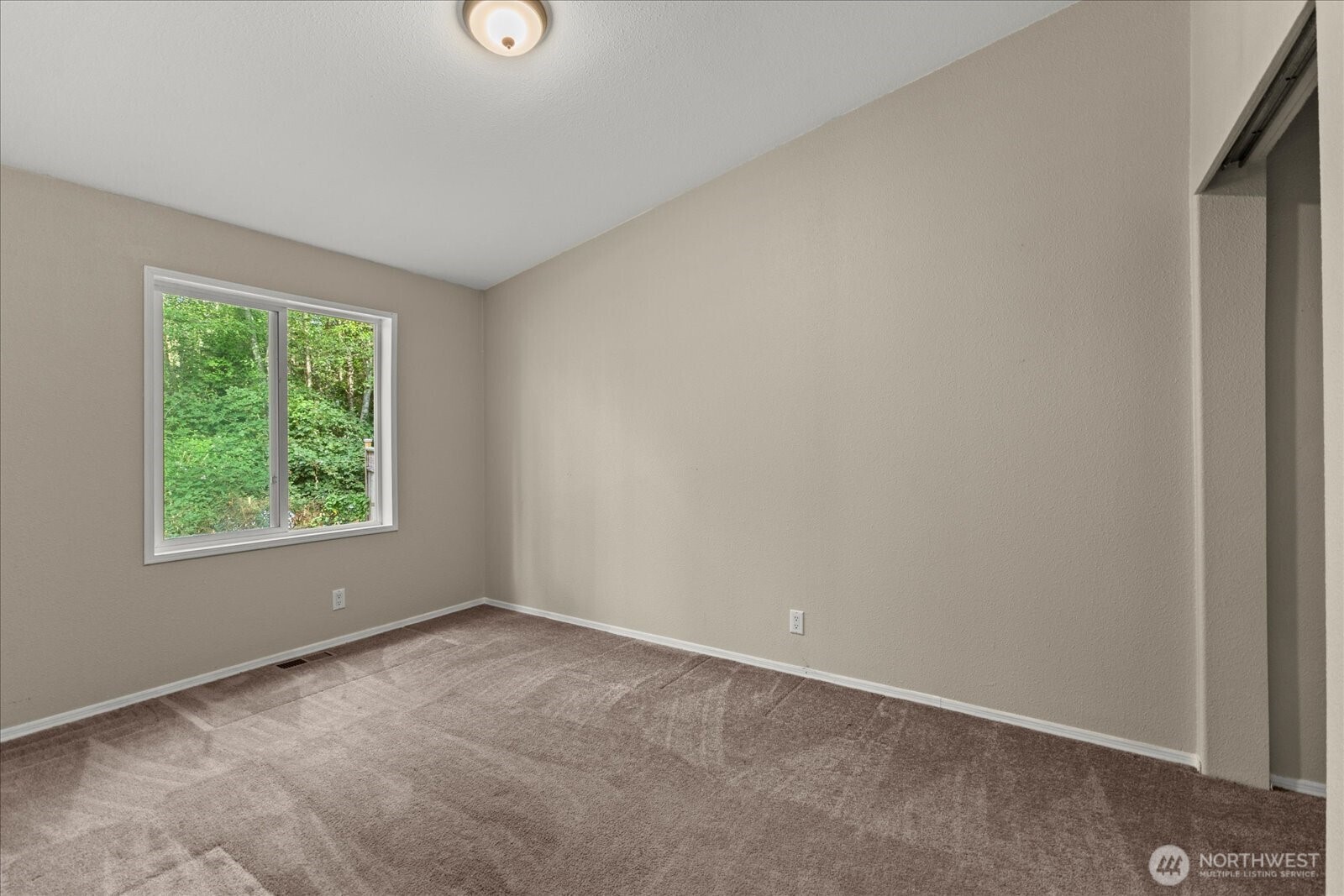 Clinton, Washington 98236, United States, 3 Bedrooms Bedrooms, ,2 BathroomsBathrooms,Residential,Active,192486