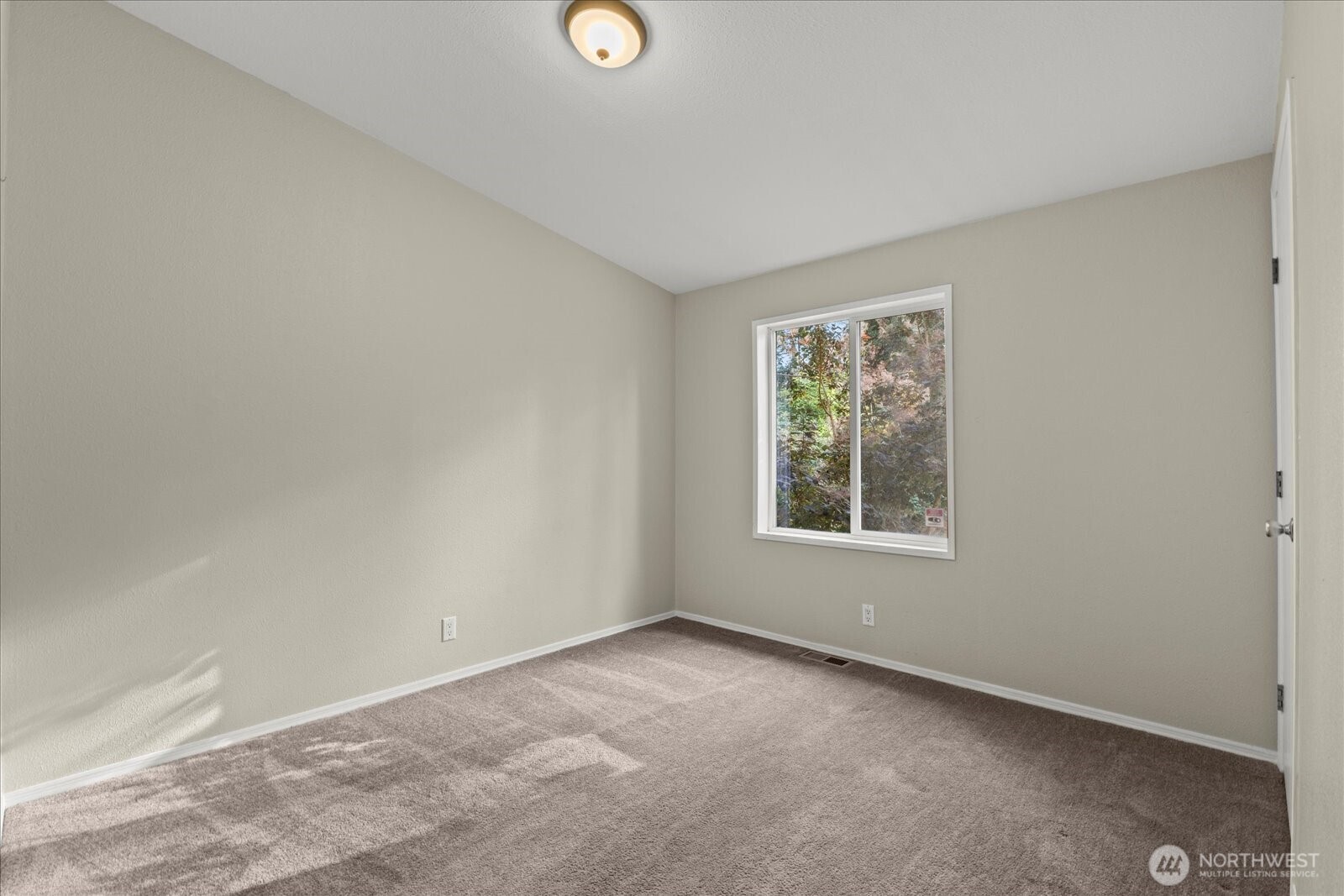 Clinton, Washington 98236, United States, 3 Bedrooms Bedrooms, ,2 BathroomsBathrooms,Residential,Active,192486