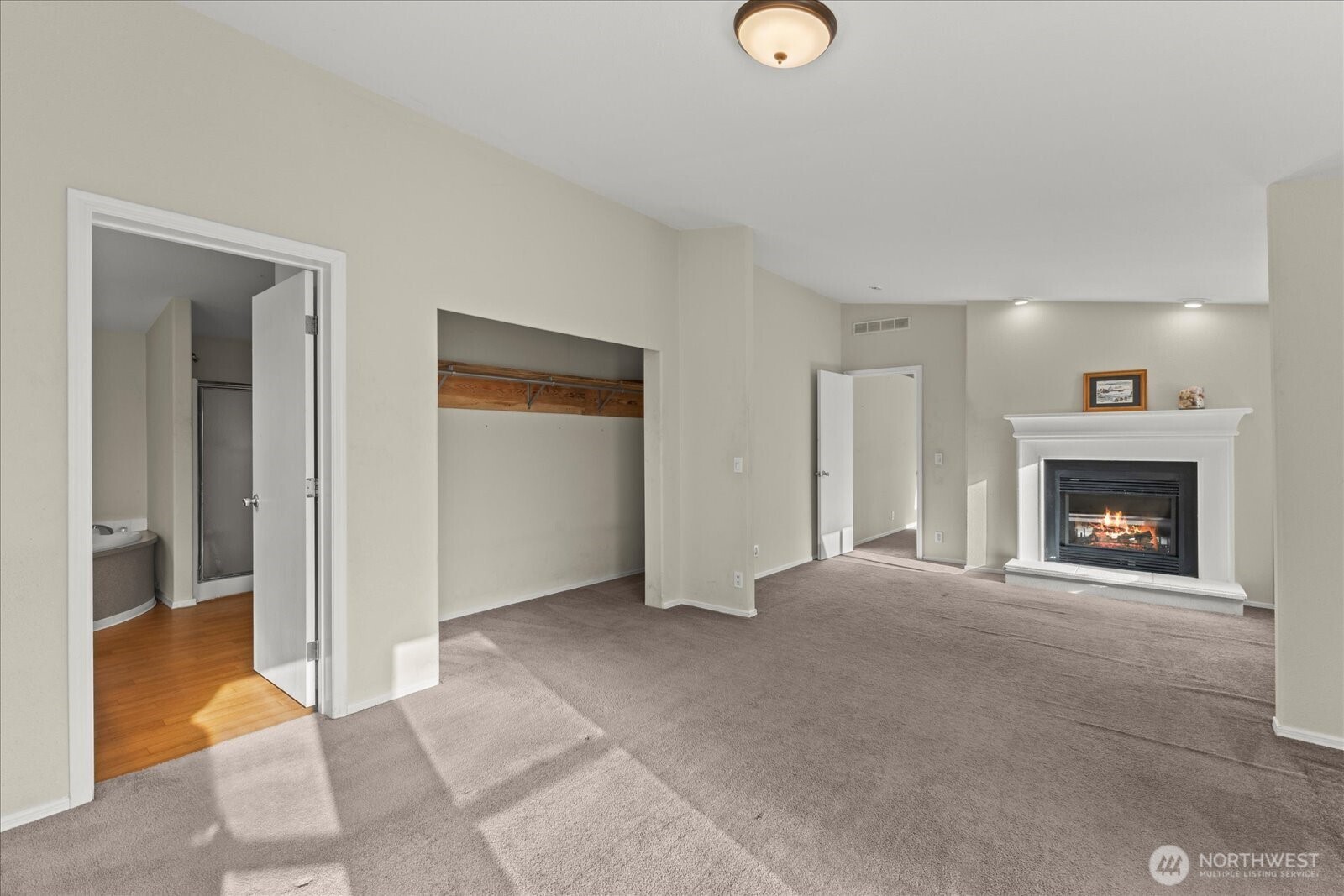 Clinton, Washington 98236, United States, 3 Bedrooms Bedrooms, ,2 BathroomsBathrooms,Residential,Active,192486