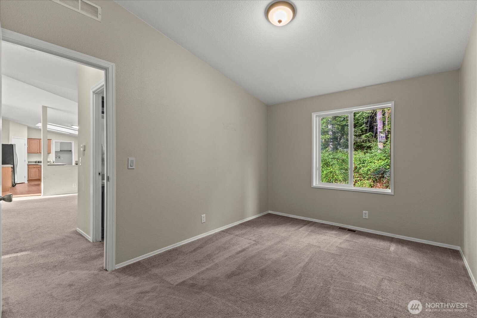 Clinton, Washington 98236, United States, 3 Bedrooms Bedrooms, ,2 BathroomsBathrooms,Residential,Active,192486