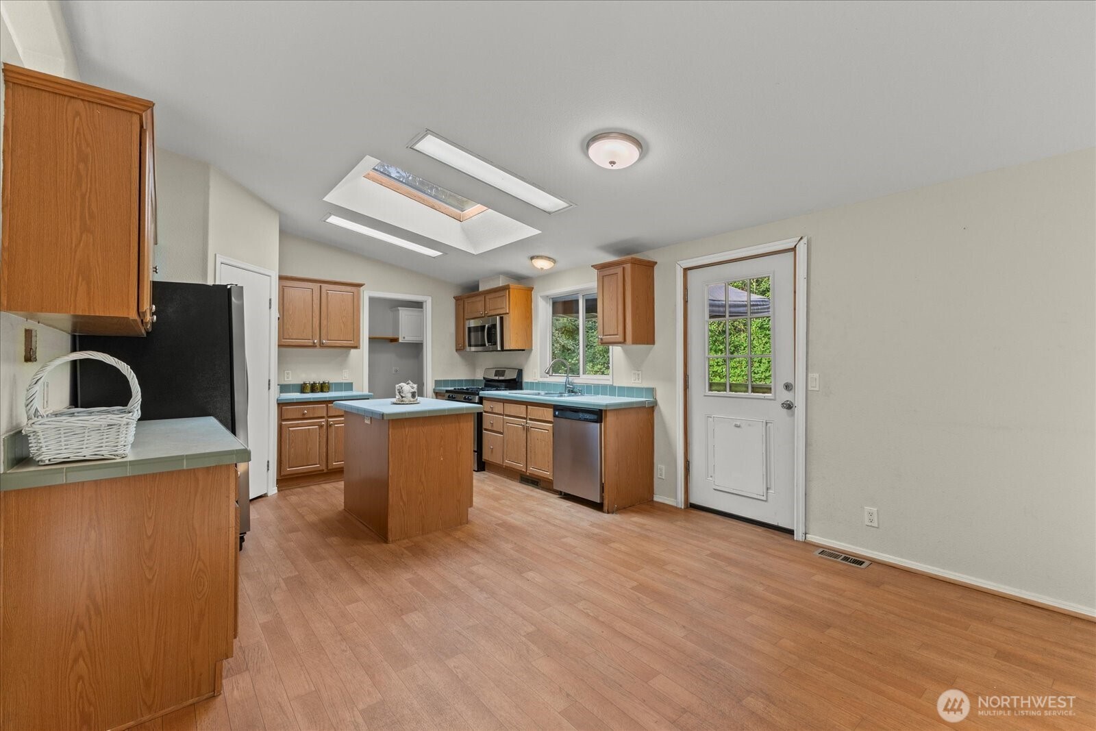 Clinton, Washington 98236, United States, 3 Bedrooms Bedrooms, ,2 BathroomsBathrooms,Residential,Active,192486