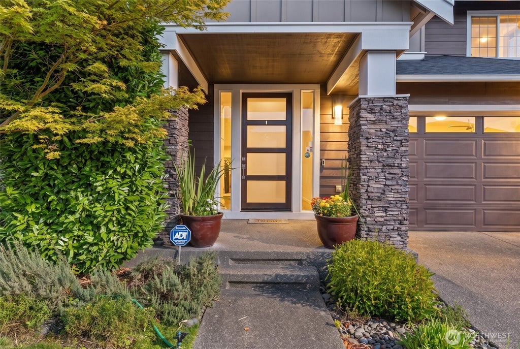 Photo of 13204 SE 306th ST, Auburn, WA 98092 (MLS # 2583485)
