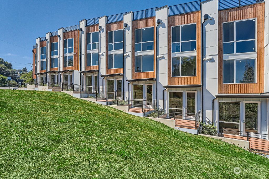 Photo of 1918 S Grand Street, Seattle, WA 98144 (MLS # 2216029)