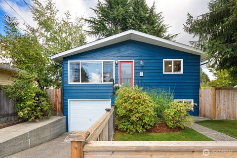 Photo of 6842 25th Avenue NE, Seattle, WA 98115 (MLS # 2585565)