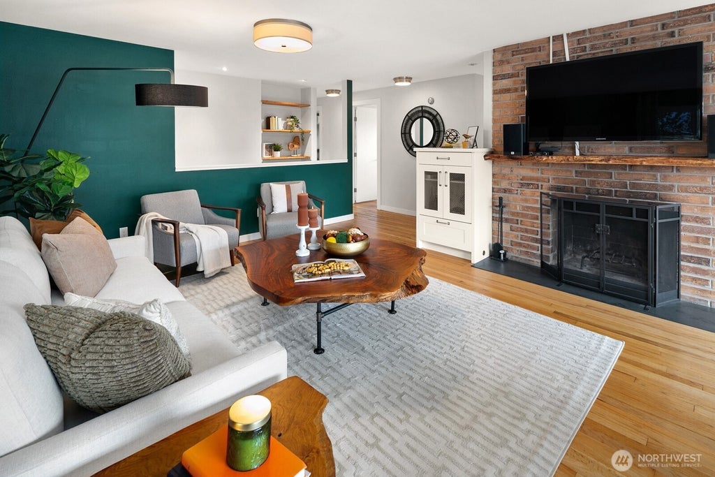 Photo of 6842 25th Avenue NE, Seattle, WA 98115 (MLS # 2585565)