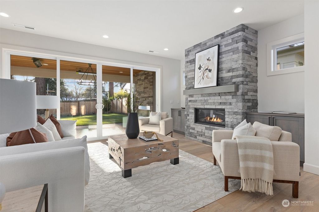 Photo of 13017 NE 113th Street, Kirkland, WA 98033 (MLS # 2314706)