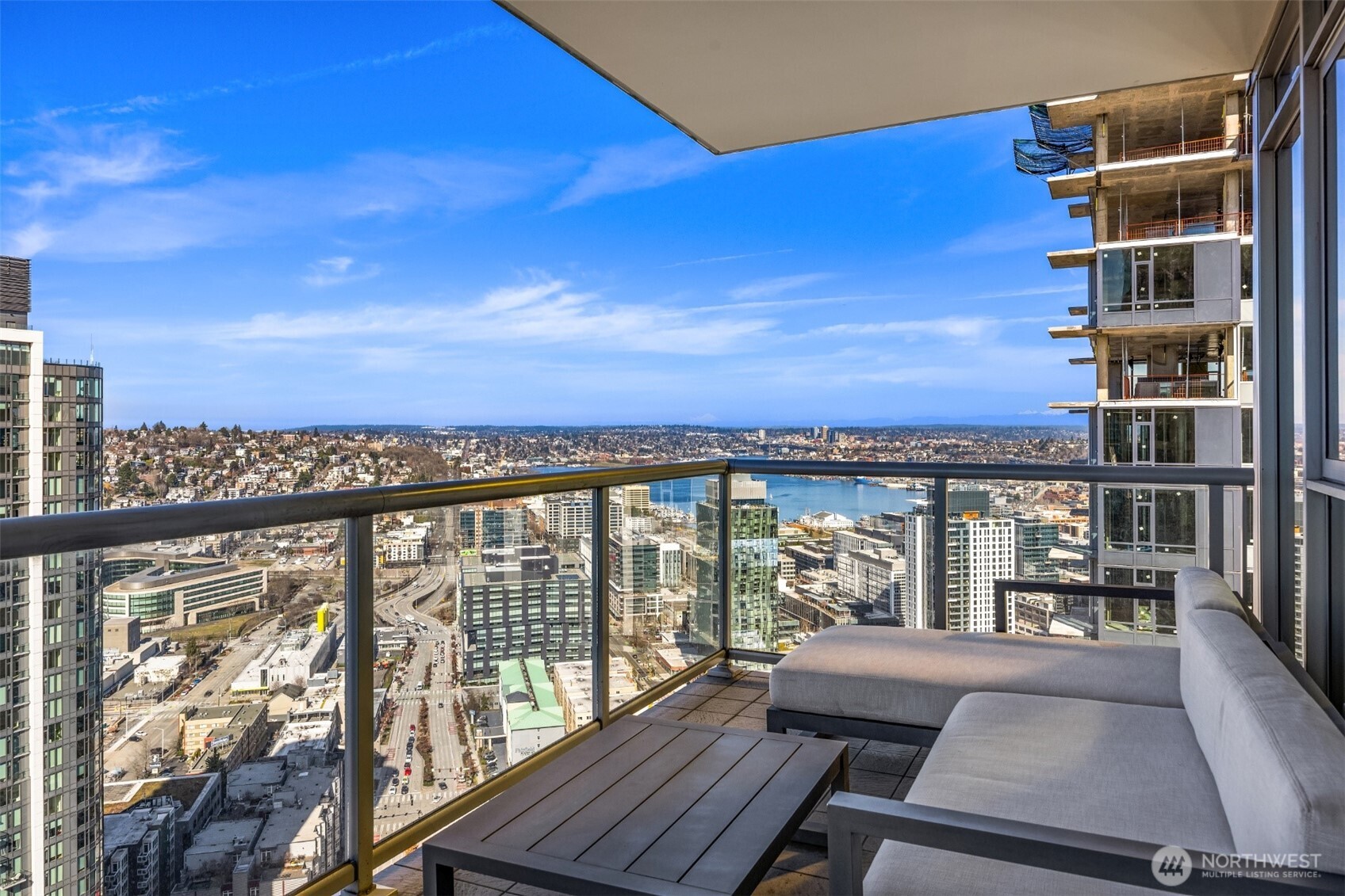 583 Battery Street 3802