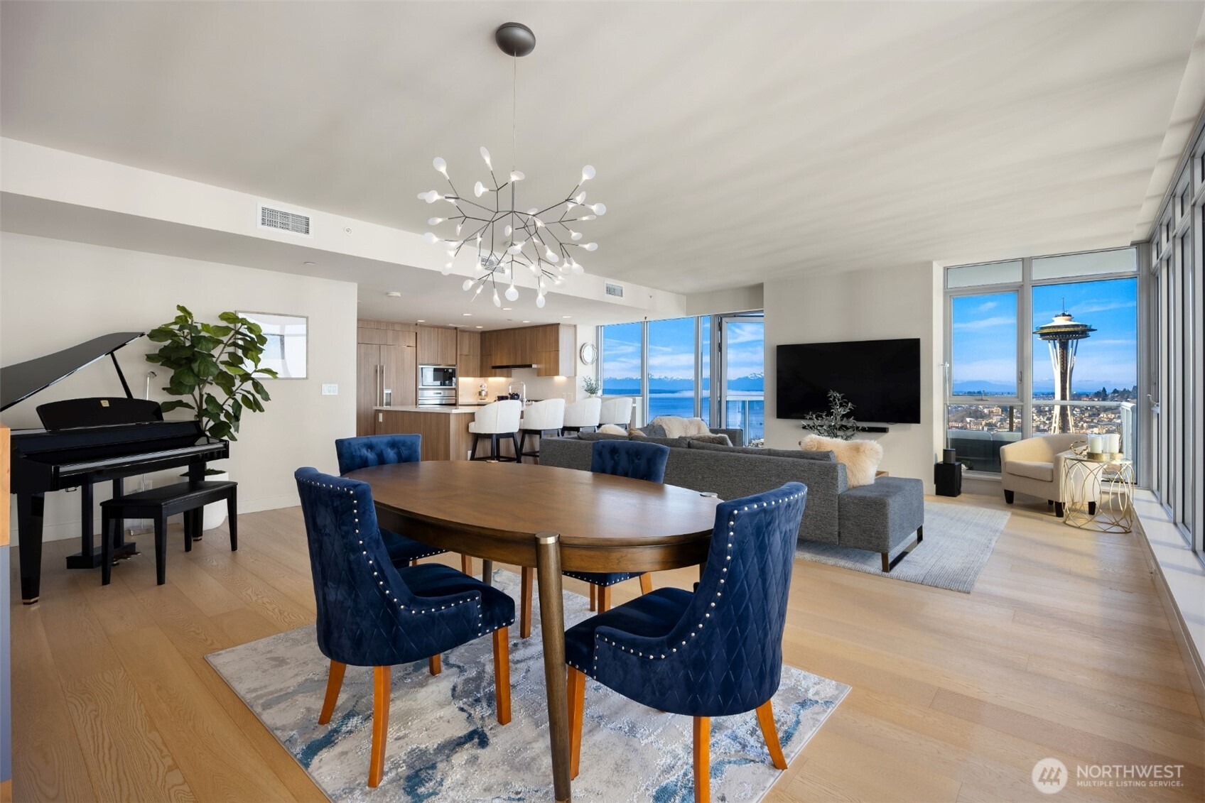 583 Battery Street 3802