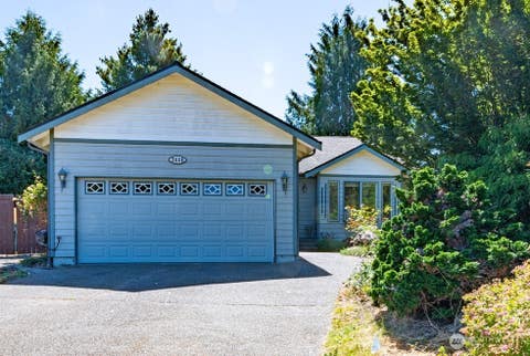 Photo of 7026 66th Avenue NE, Marysville, WA 98270 (MLS # 2562083)