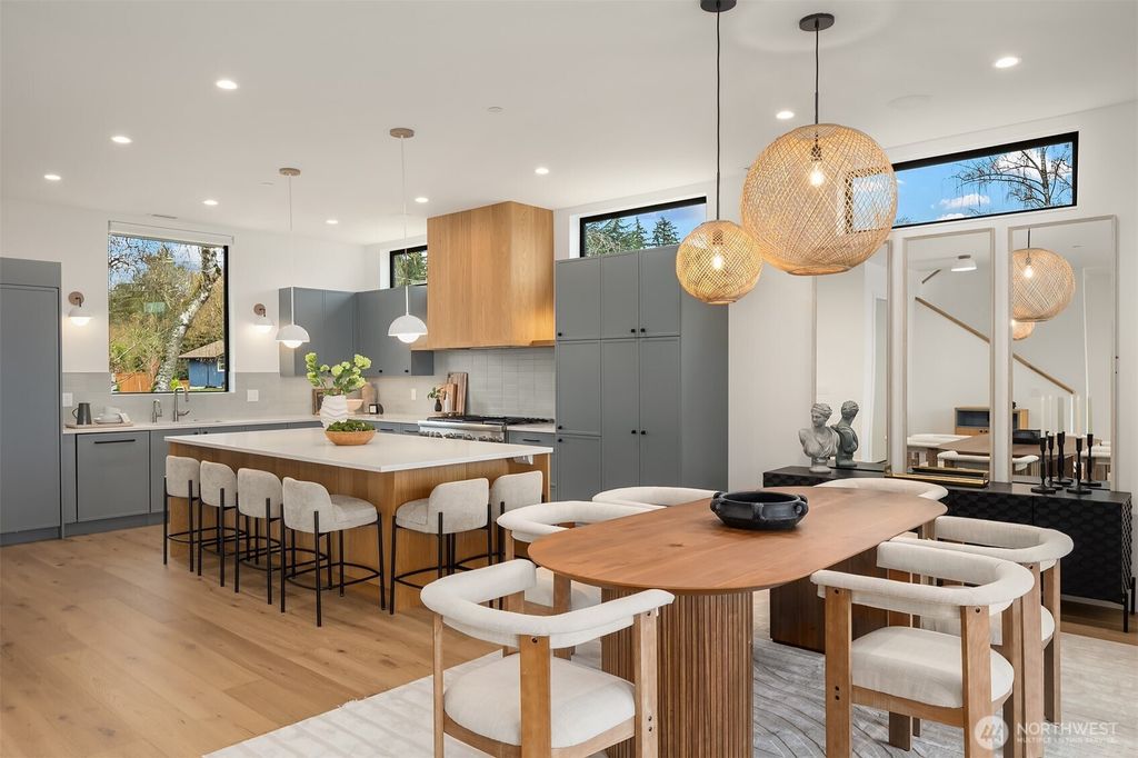 Photo of 6221 83rd Place SE, Mercer Island, WA 98040 (MLS # 2374476)