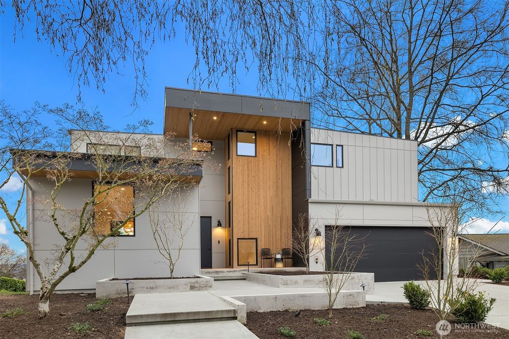 Photo of 6221 83rd Place SE, Mercer Island, WA 98040 (MLS # 2374476)