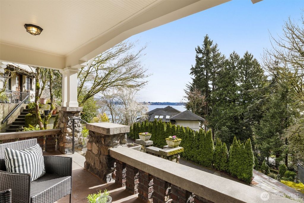 Photo of 1107 Grand Avenue, Seattle, WA 98122 (MLS # 2485893)