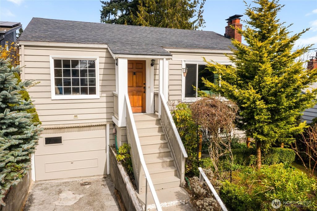 Photo of 1712 NE 86th St, Seattle, WA 98115 (MLS # 2497234)