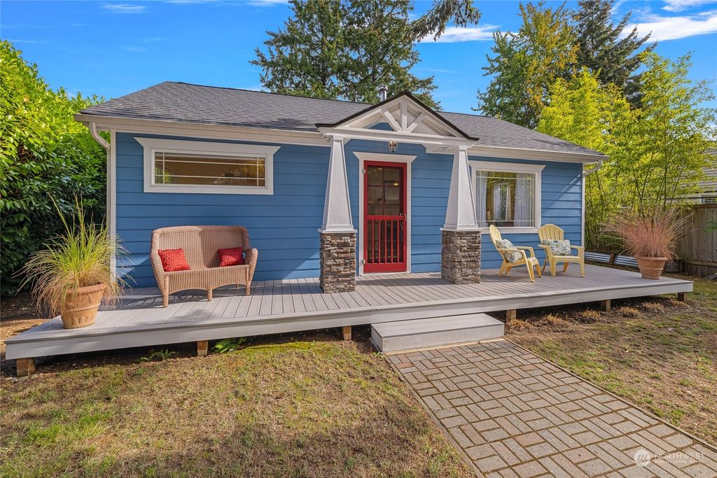 Photo of 9734 31st Avenue SW, Seattle, WA 98146 (MLS # 2299672)