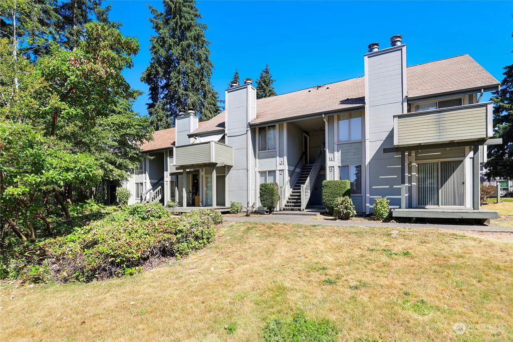 Photo of 111 S 340th Street #A, Federal Way, WA 98003 (MLS # 2261690)