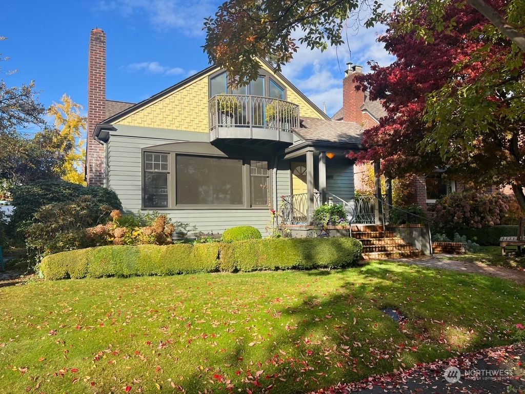 Photo of 7249 W Green Lake Drive N, Seattle, WA 98103 (MLS # 2311269)