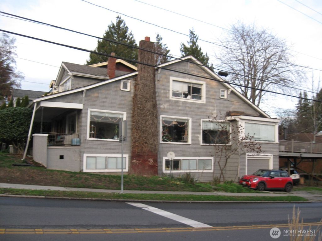 Photo of 4002 2nd Avenue NE, Seattle, WA 98105 (MLS # 2463024)